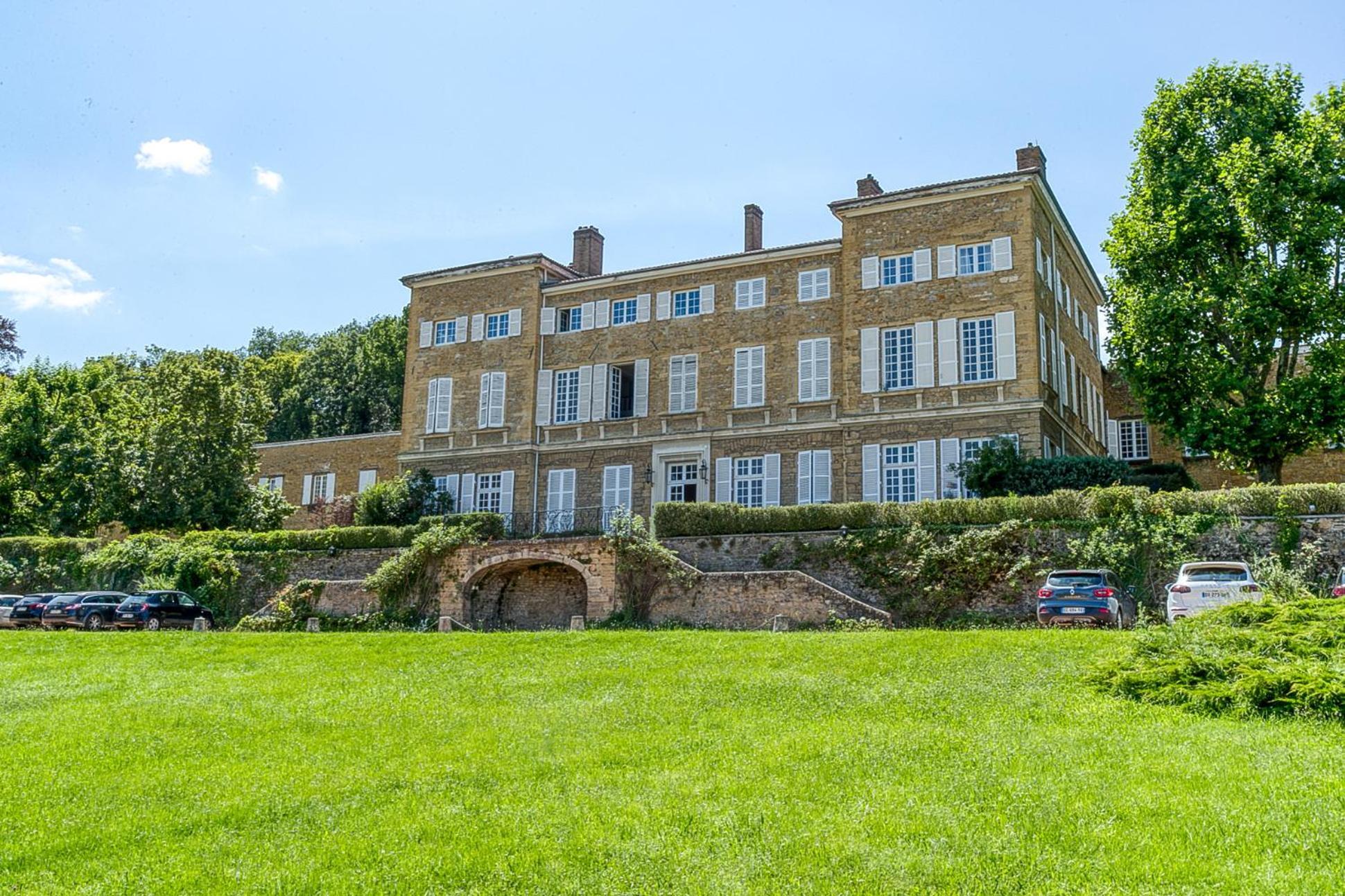 Sejourner Au Chateau De La Roue Grand Appartement Lissieu Εξωτερικό φωτογραφία